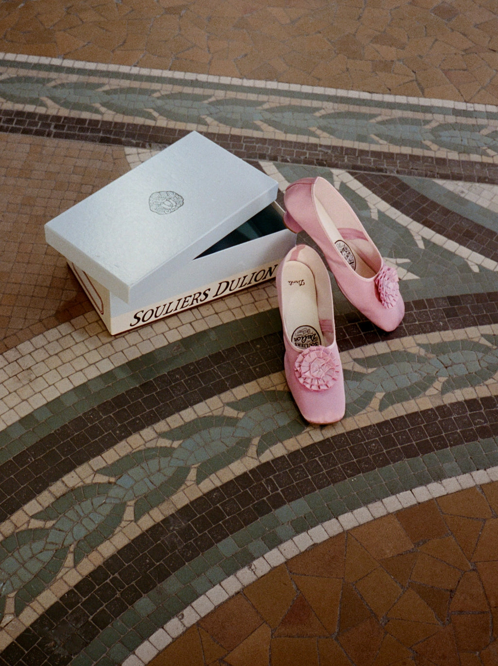 Souliers Dulion, Rose