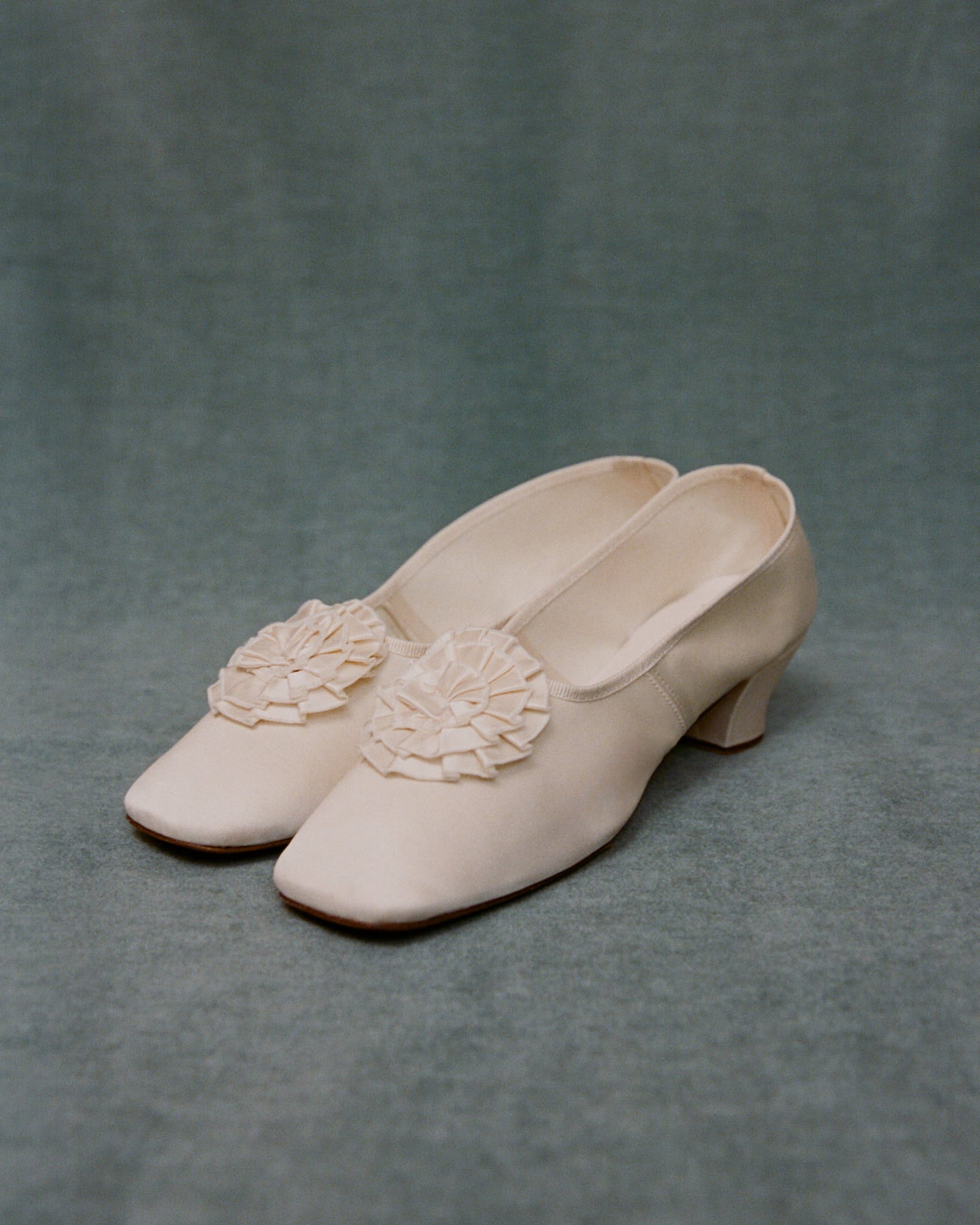 Souliers Dulion, ivory
