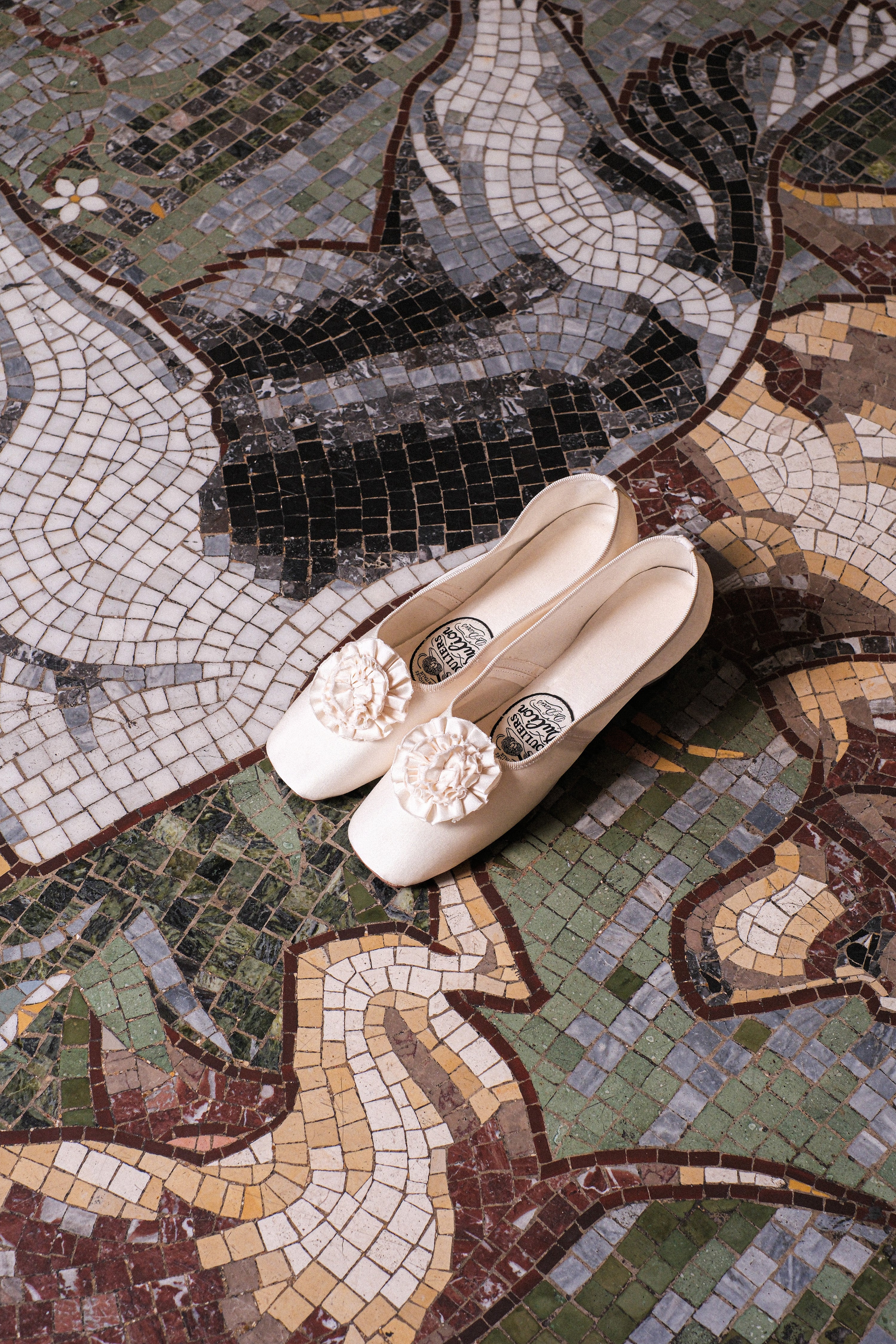 Souliers Dulion, ivory