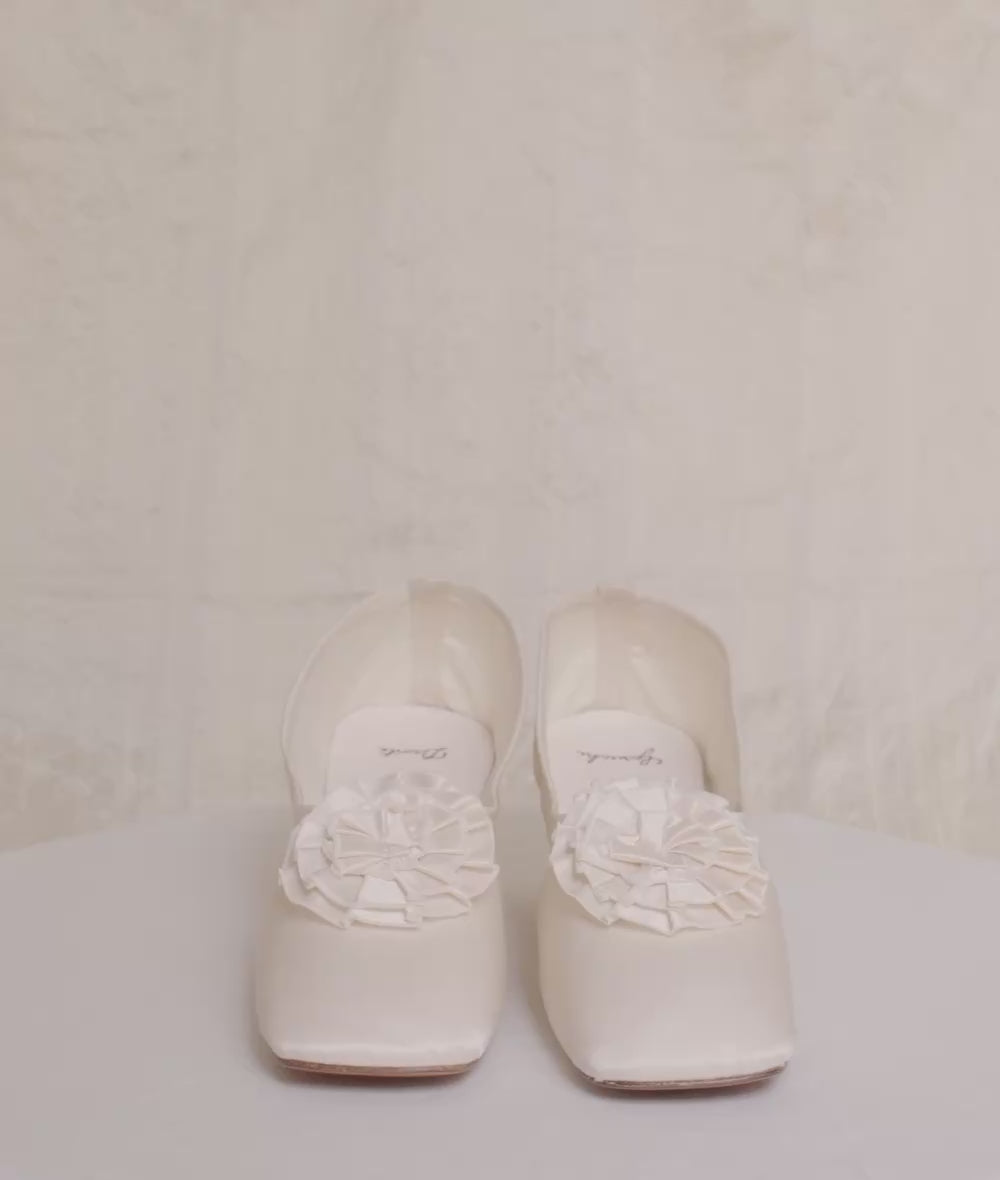 Souliers Dulion, ivory